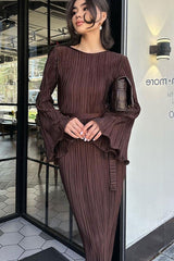 Celebrity Style Crew Neck Bell Sleeve Shift Pleated Maxi Dress - Brown